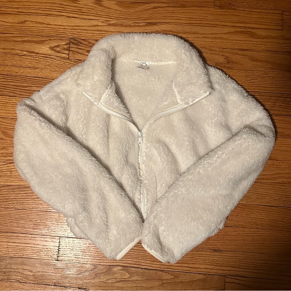 OFFLINE By Aerie Fluffy Sherpa Cropped Full Zip Sweatshirt